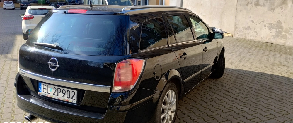 Opel Astra cena 9600 przebieg: 242000, rok produkcji 2005 z Łódź małe 22